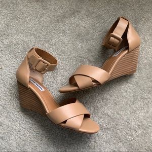 Steve Madden Wedge sandal